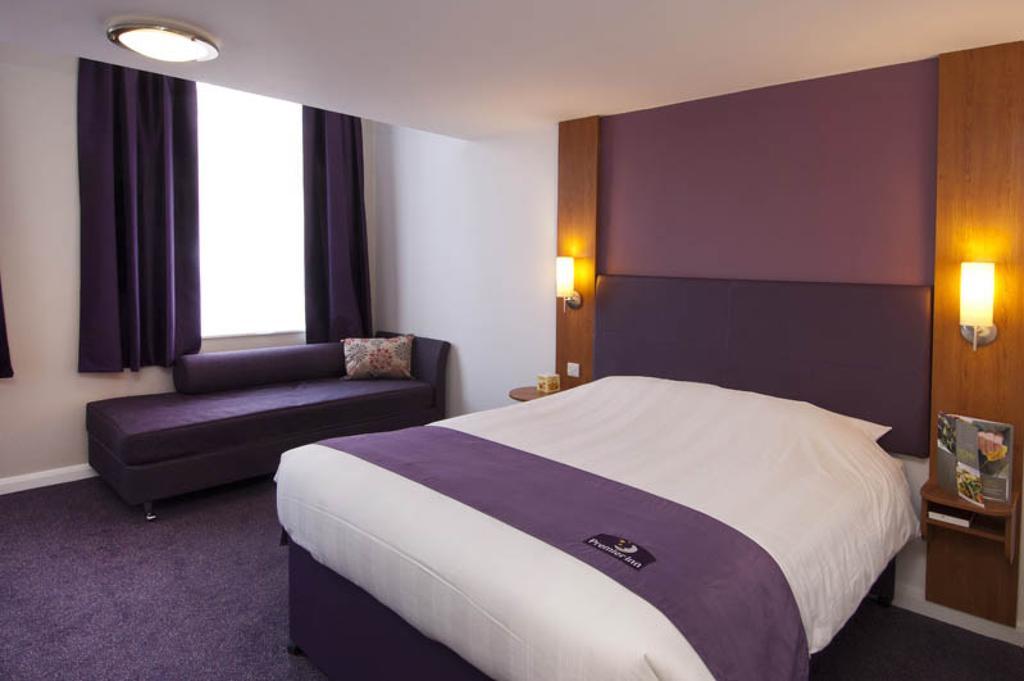 Premier Inn Epsom Central Habitación foto