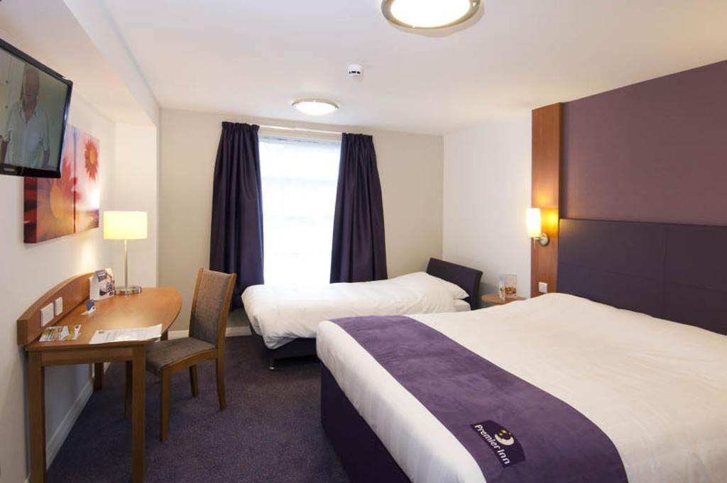 Premier Inn Epsom Central Habitación foto