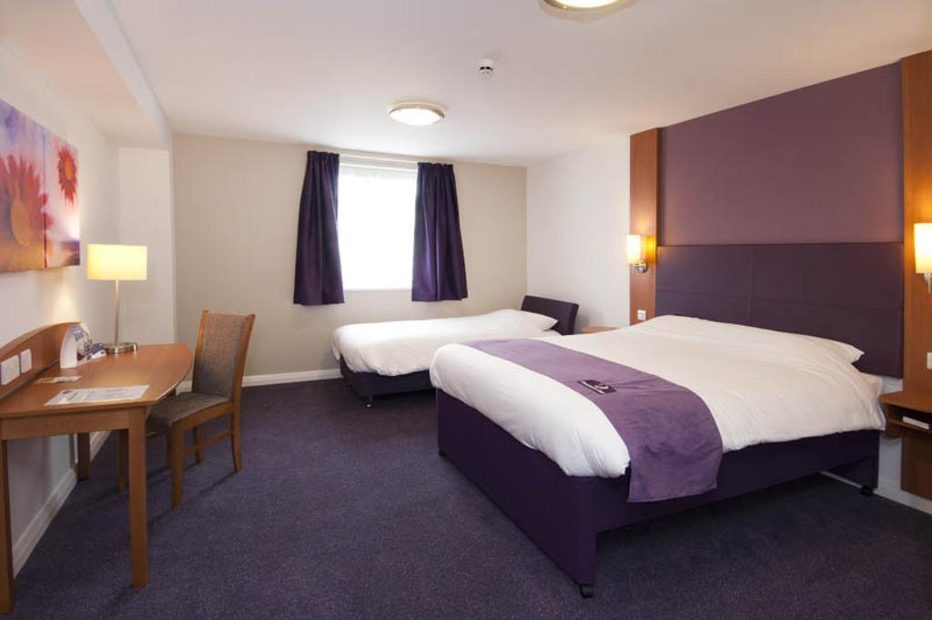 Premier Inn Epsom Central Habitación foto